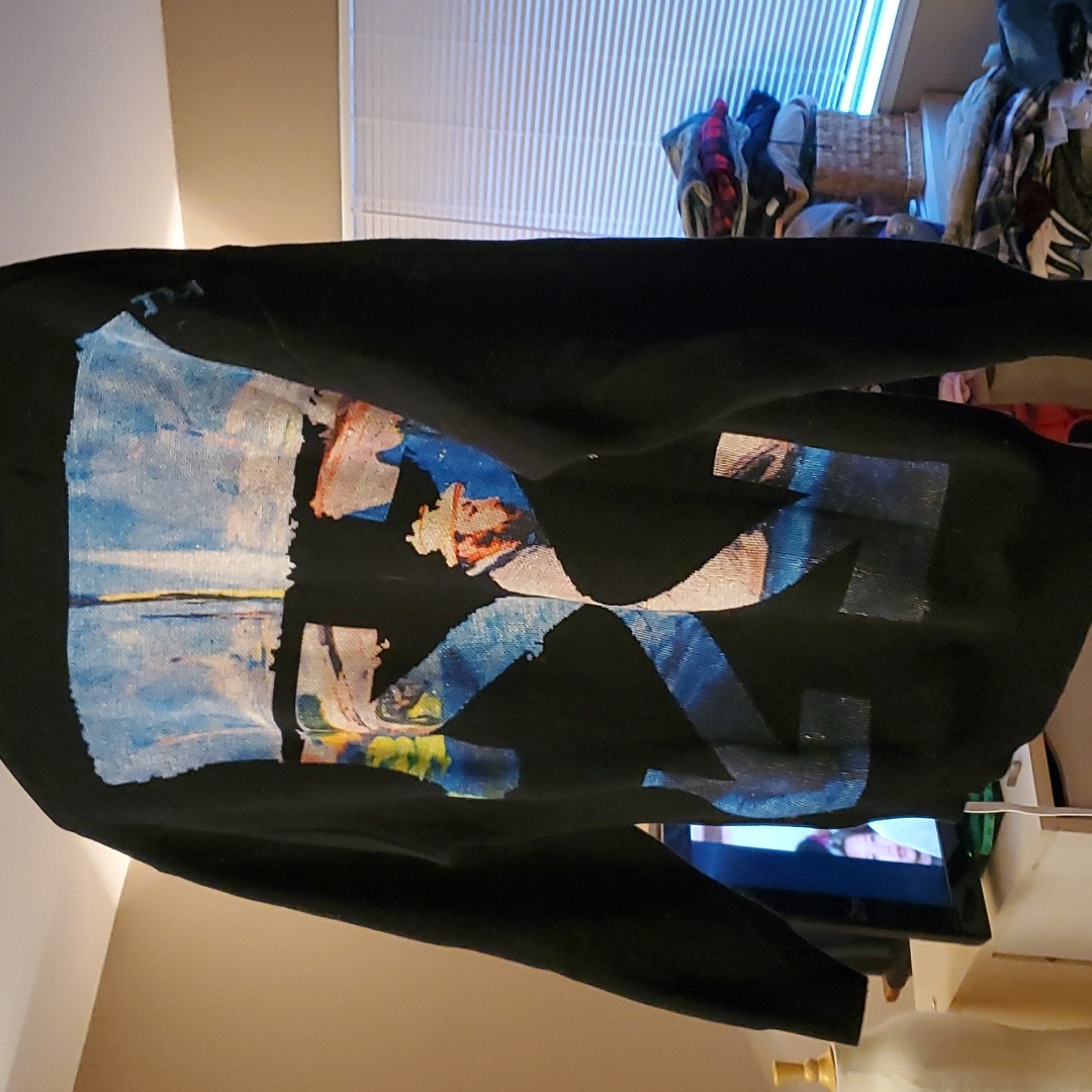 Off White. Flash $199